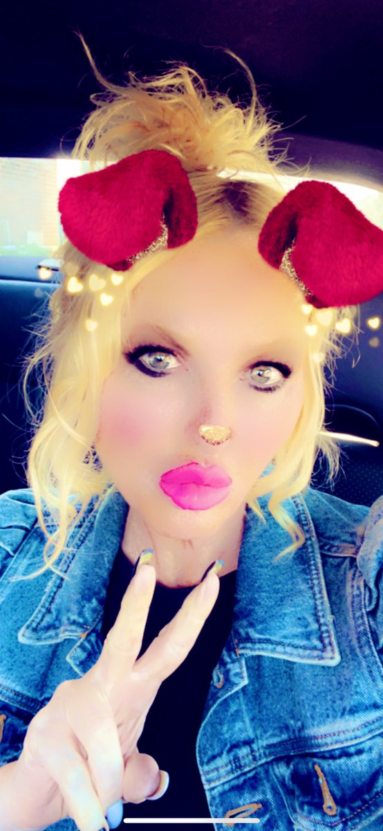 debbschanz's tweet photo. Right u lot! Working or not?! Get your choons on! Enjoy this beautiful sun! Get your bikes out! Leathers on! + let’s do this LUV Y’ALL 🫶😘🫶
( can’t wait to get out of work today!) #easter #sunshine #whatfilter https://t.co/bD3TlhDnGU