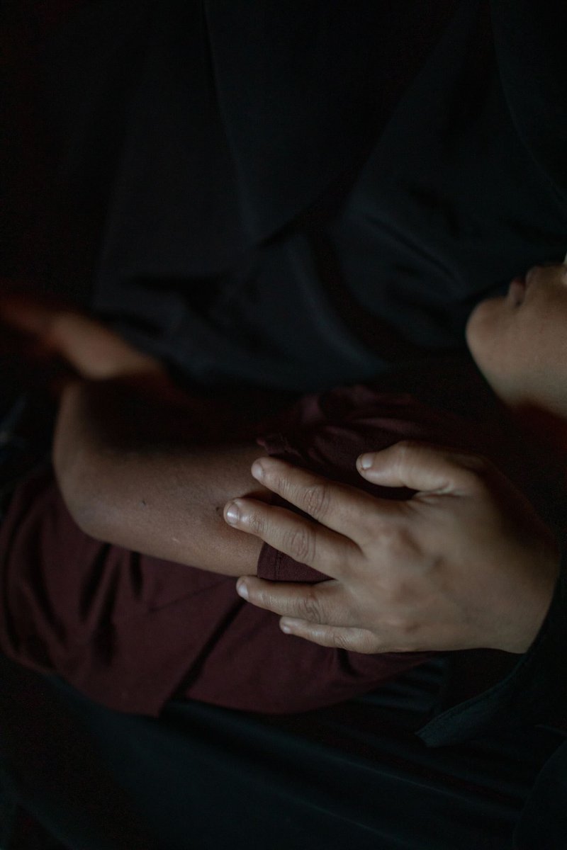 rebtanhs's tweet image. The number of Rohingya refugees attempting deadly sea journeys has surged. When we visited Cox&apos;s Bazar in Feb, one of our priorities was to try to figure out why. 

A volunteer told us about a mother who wanted to leave. She&apos;d already tried twice — and nearly lost her son.  

🧵