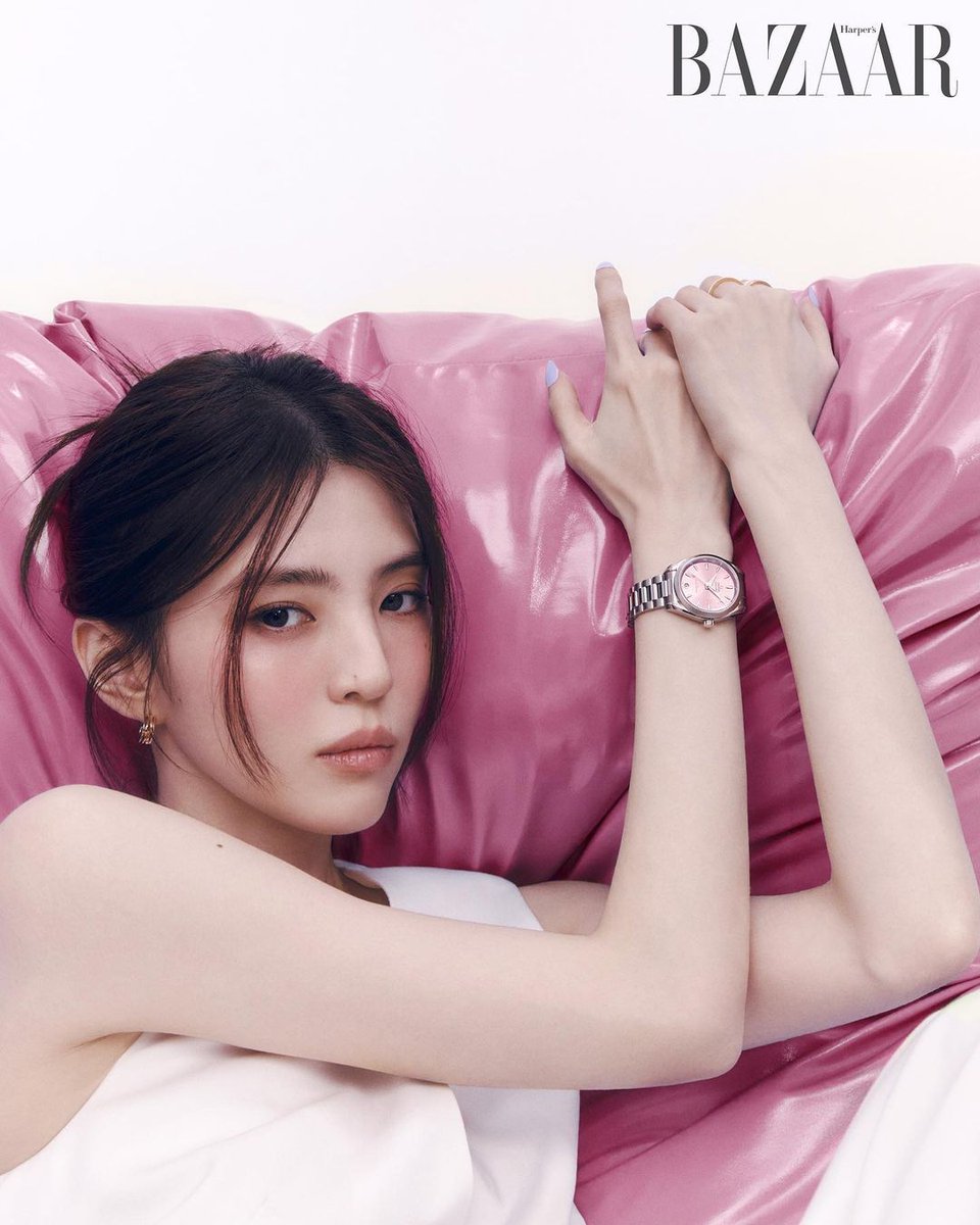 hansoheeglobal's tweet photo. Han Sohee (#HanSohee #한소희) for Harper's BAZAAR Korea https://t.co/qfO3zUmLGi