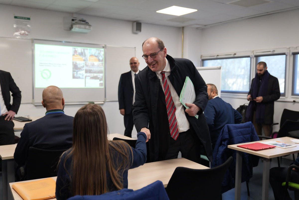 RATPgroup's tweet photo. Au programme : 
👉 présentation du NEF et point sur les recrutements 2023
👉 séquence dans la salle de classe avec présentation du formateur et des stagiaires 
👉 séquence sur la piste avec échanges avec le formateur puis explications de l’exercice et des aptitudes testées https://t.co/LJIN7WNpwI