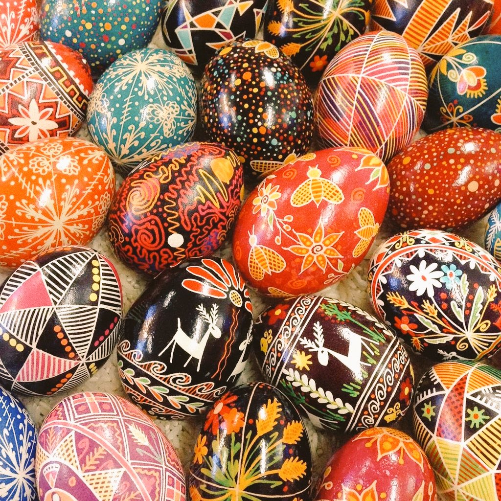 A pysanka is a Polish-Ukrainian Easter egg, decorated with traditional folk designs using a wax-resist method #WomensArt