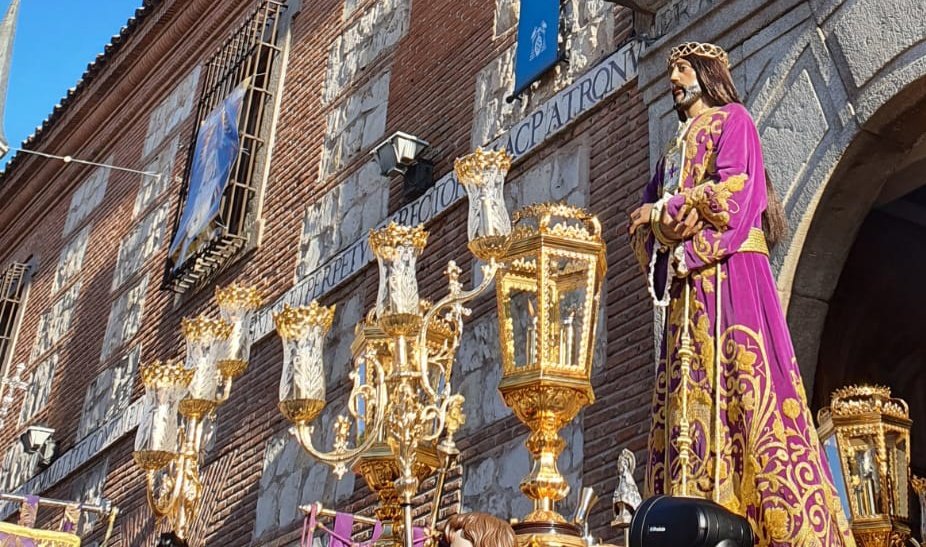 javiRpalacios's tweet photo. Ayer, Jueves Santo en nuestra  #SemanaSantaAlcalá2023 con la procesión de la Real e Ilustre Esclavitud de Nuestro Padre Jesús Nazareno de Medinaceli y María Santísima de la Trinidad @MEDINACELIALCAL... https://t.co/jn7R1icxLm