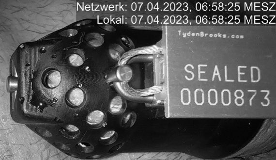 GentleChastity's tweet photo. Mal wieder verschlossen.
Mit random Timer zwischen heute und Sonntag Mittag - mit Guess the Time Ende von +1h bis +56h, falls man zu früh schätzt, dass der Timer fertig ist.
#chastity #keuschheitsgürtel #flr #single #LookingForKeyholder https://t.co/MLSInU7wdT