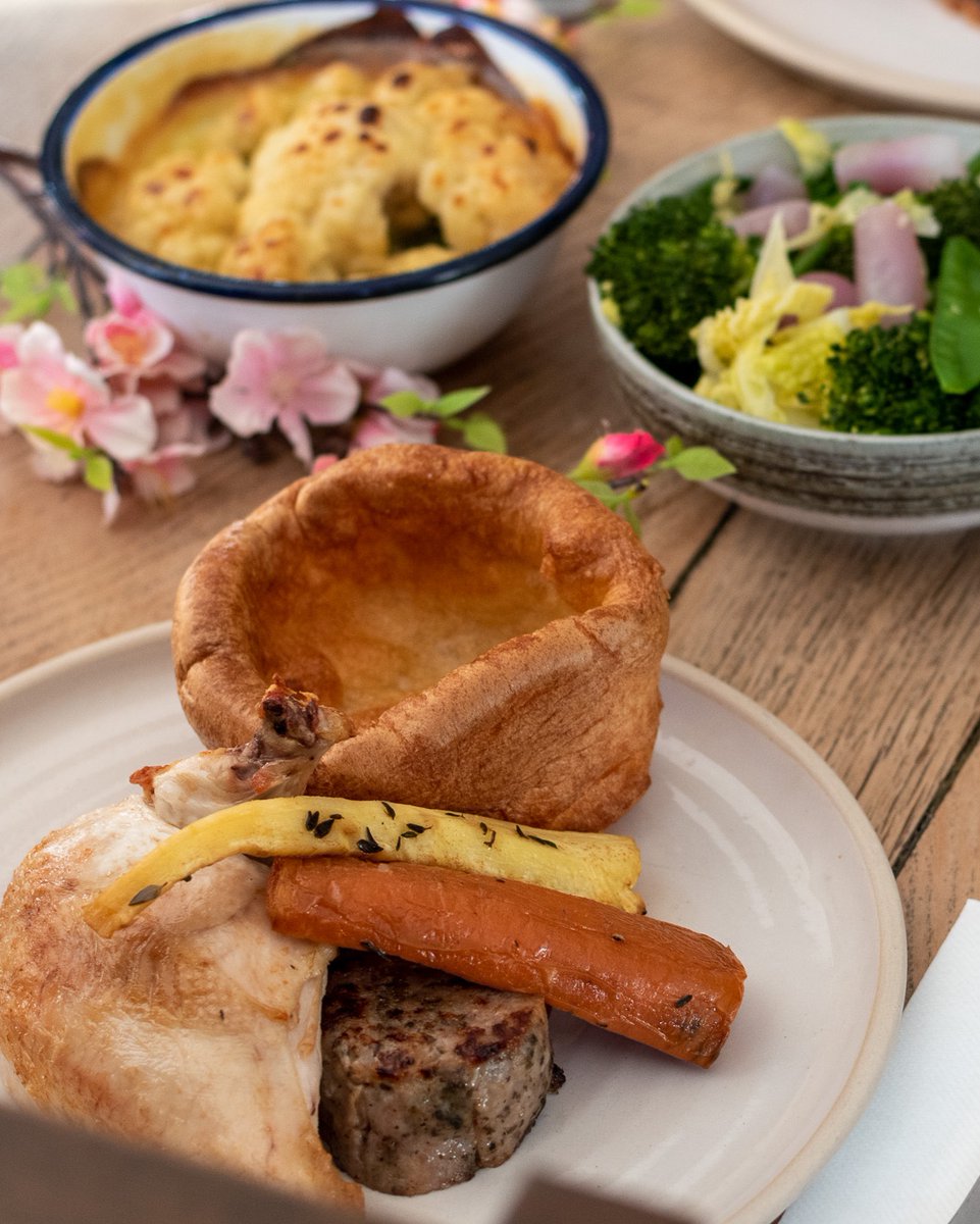 Easter Weekend at Five Bells  🐇🥚🐣

Just a reminder we are open and ready to welcome you with the best of the Pub Classics 😋
.
.
.
#newbury #westberkshire #westberks #headley #hungerford #newburyberkshire #wickham