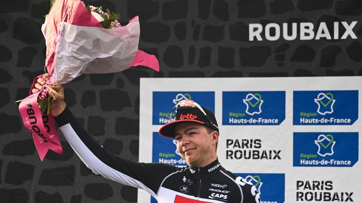 LRoisDuPeloton's tweet photo. Lotto Dstny pour #ParisRoubaix 👿

🎱DE LIE Arnaud, 2e #OHN23 6e #DDV23 7e #KBK23
🎱SLOCK Liam
🎱BEULLENS Cedric
🎱GRIGNARD Sébastien
🎱VERMEERSCH Florian, 2e en 2021 4e #rondevanDrenthe
🎱FRISON Frederik, 4e #classicbruggedepanne #GWE23
🎱VAN MOER Brent

#wielrennen https://t.co/tHrvWOTmaP