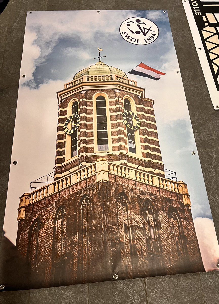 swol1894's tweet image. Nu al historische dubbelslag voor onze club. Onze dames 1 en heren 1 van de waterpolo staan morgen in de bekerfinale/man meer cup in Heerenveen. De spandoeken zijn gemaakt, teams hebben er zin in 😀@rtvoostsport @DeSwollenaer @sportiefzwolle @depeperbus @tubantia