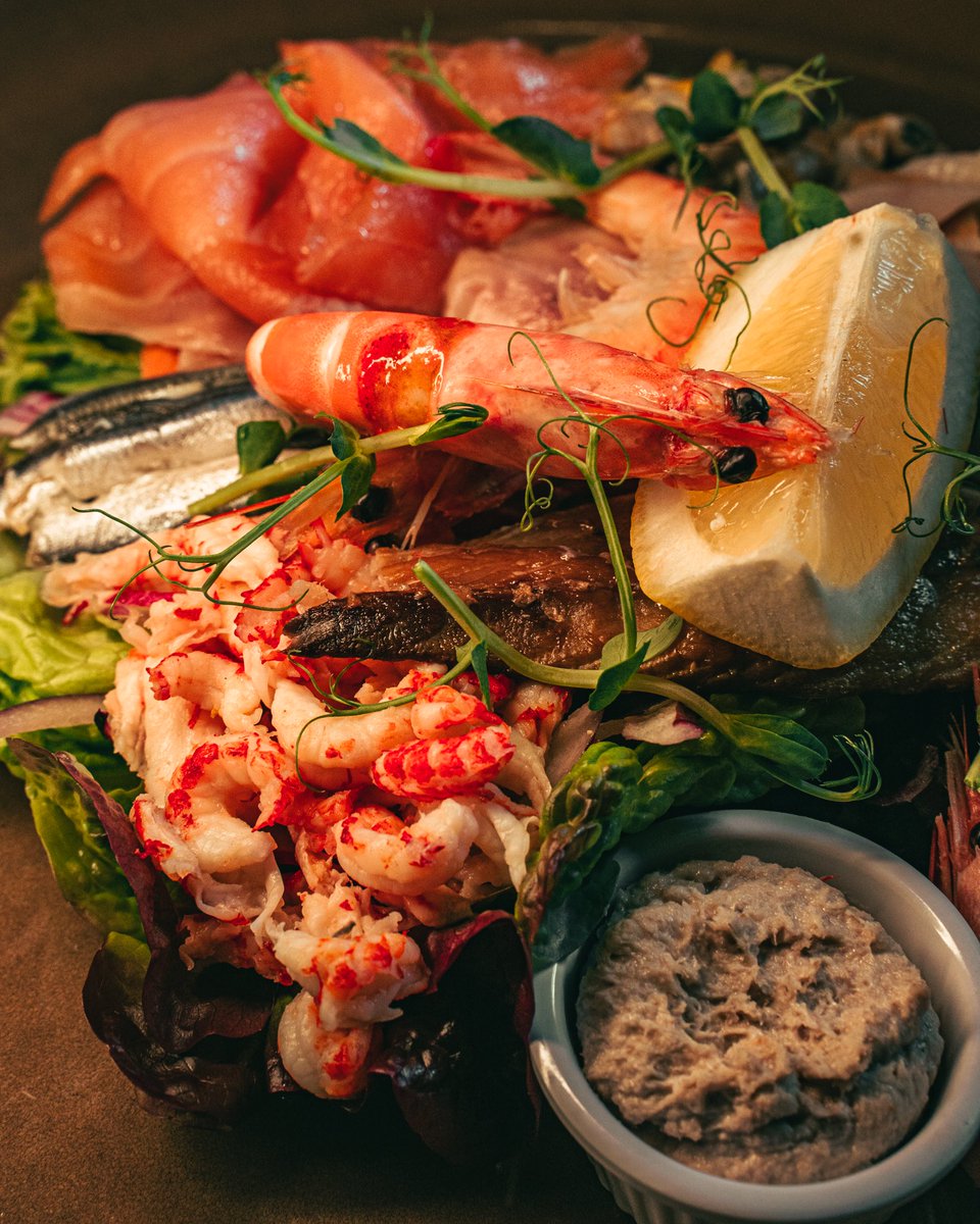debeninns's tweet photo. Fancy a seafood lunch or dinner? All the #debeninns are open and serving all day everyday through #Easter #holidays π #breakfast #dinner #Ipswich #maybushinn #melton #pinmill #riverside #riversidepub #shipinn #suffolkpubs #swaninn #wilfordbridge #woodbridge https://t.co/sL7MjUkMUz