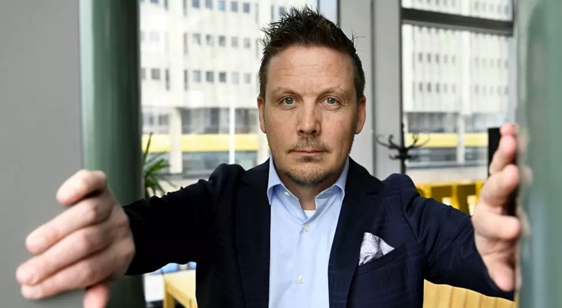 Late-analyysi kello 15. Pelaajat ja kollegat kertovat, mikä meni vikaan ja miten tilanteen voi korjata, jos nöyryyttä siihen riittää.