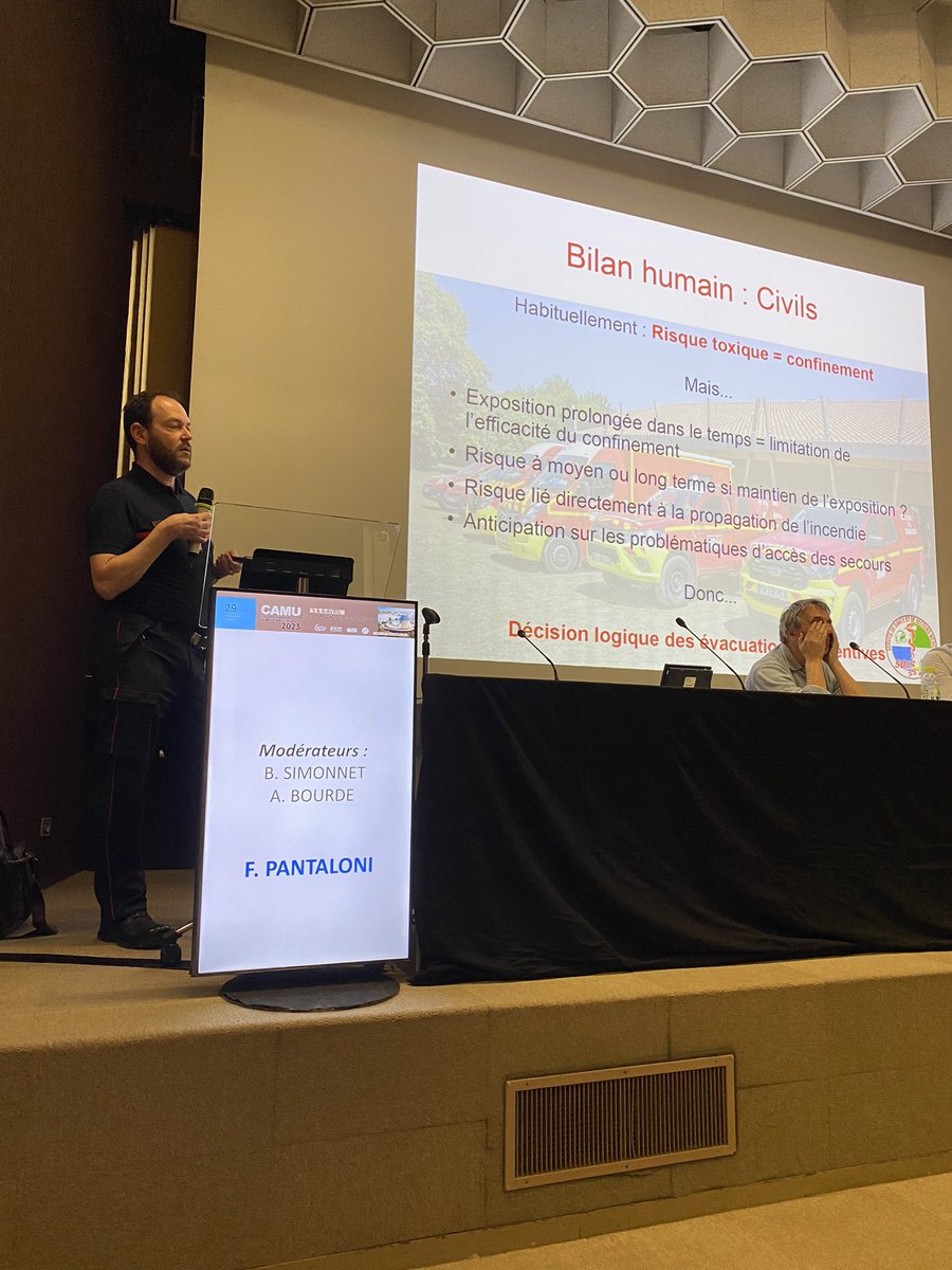 👉🏻CAMU 2023 à IMS du CHU de Bordeaux. Très heureuse de présenter le rôle de l’ARS pendant la gestion de incendies hors normes de l’été 2022. L’occasion de saluer la résilience remarquable du système sanitaire et médico-social de Gironde👏🏻👍🏻