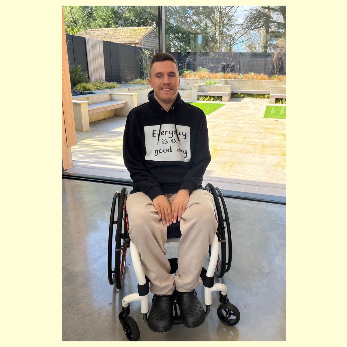 My new hoodies and T-shirts.
.
My new clothing range using my art I create using my mouth.
.
All available at henryfraserart.com/merch/
.
Adults and kids sizes. Different designs and colours.