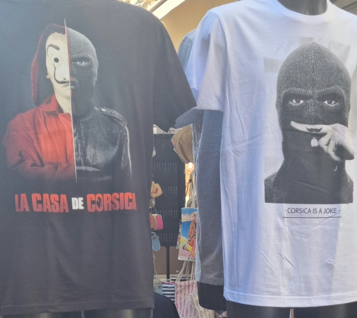 mhmattei's tweet photo. Ces produits parmi d'autres horreurs sont vendus chez nous.
Je comprends que certains commerçants aient besoin de travailler mais pour faire rire une certaine clientèle jusqu'où peut-on aller? #corsicaisnotajoke https://t.co/uFid1Wwfp6