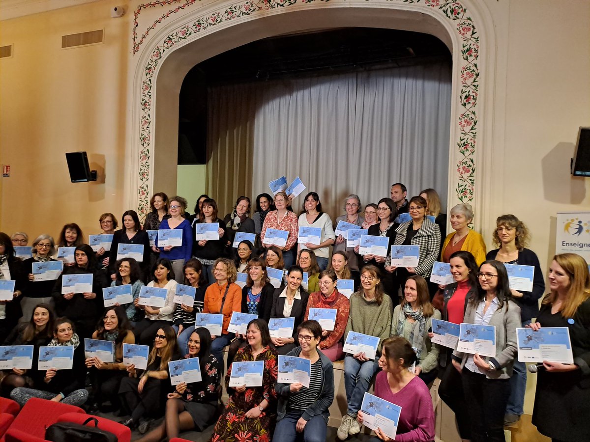 Très heureuse d'avoir participé à la cérémonie de remise des labels #etwinning de la région académique Ile de France. Bravo à tous les enseignants et leurs élèves pour ces projets d'ouverture enthousiasmants.<a href="/AcCreteil/">Académie de Créteil</a> @ReseauCanopee <a href="/eT_Creteil/">eTwinning Créteil</a> <a href="/eTwinningFrance/">eTwinning France</a> <a href="/EUErasmusPlus/">Erasmus+</a>