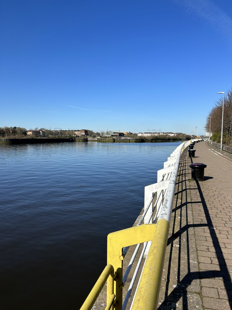 Eavanmac's tweet photo. Testing new trainers on old favourite running route - thanks @achillesheelltd trainers are great ๐โโ๏ธ โ๏ธ #Clyde #Glasgow #Psyruns https://t.co/QcRX0Kt2Xx