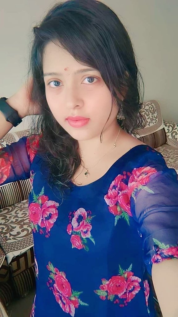 तुम्हारा याद आना भी कमाल होता है,❣️
🌱🌹कभी तो आ कर देखो हमारा क्या हाल होता है.❣️