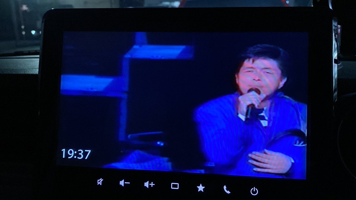 終わったので🐸
雅俊さんのコンサート(2周目)観ながら🎶
MCも饒舌で面白く、観客をイジる雅俊さん🤭笑っ
#中村雅俊
#LIVESONGS