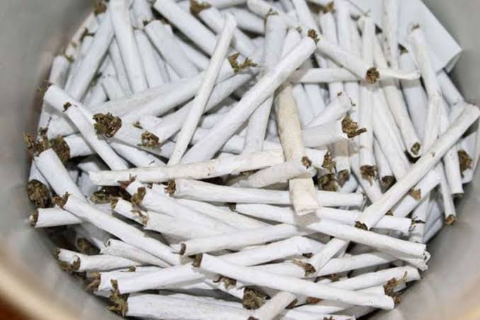 mwamiyes's tweet photo. Dear Kenyans here I come asking for your support in my new business. It's weird but this is what I have chosen
I sell legit weed at a fair price
- 1 G-Bag goes at 450/=
- Rizler is 40 bob
- and a normal kishash is 50 bob
Come all and feel welcomed
Contacts in my Bio https://t.co/SnbguRm8aK