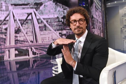gladiatoremassi's tweet photo. #Toninelli in un anno fece ricostruire #PonteMorandi con soldi e tempi certi. Lui era l'allora ministro, deliberò, trovò i soldi, la ditta e il commissario! Mai successo prima nella storia Italica. #meloni si faccia aiutare da questo signore non buttiamo i soldi del #PNRR https://t.co/QAJrIpzLfL