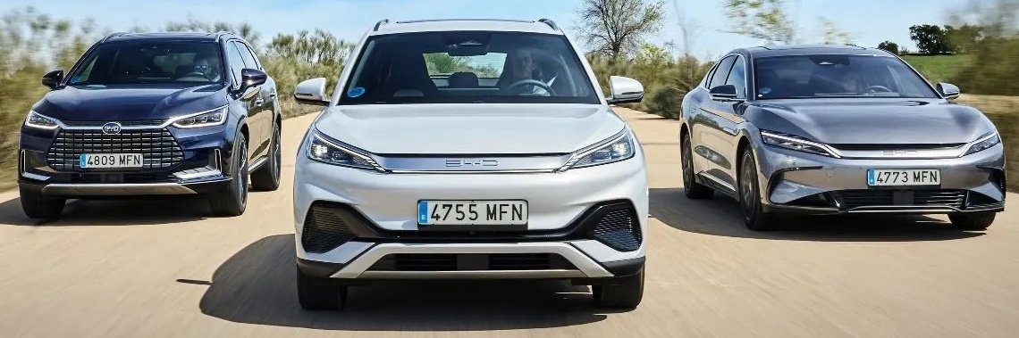 I_Trasmonte's tweet photo. BYD llega a España con 3 modelos 100% Eléctricos: el ATTO 3, un SUV C con 204 cvs y 420 kms de autonomía desde 41.400€; el TANG, un SUV E AWD con 7 plazas y 517 cvs por 69.900€ y el HAN, una berlina E AWD con 2 motores, 517 cvs desde 69.900€.
#byd #buildyourdreams #bydspain https://t.co/fBYMV2MooS