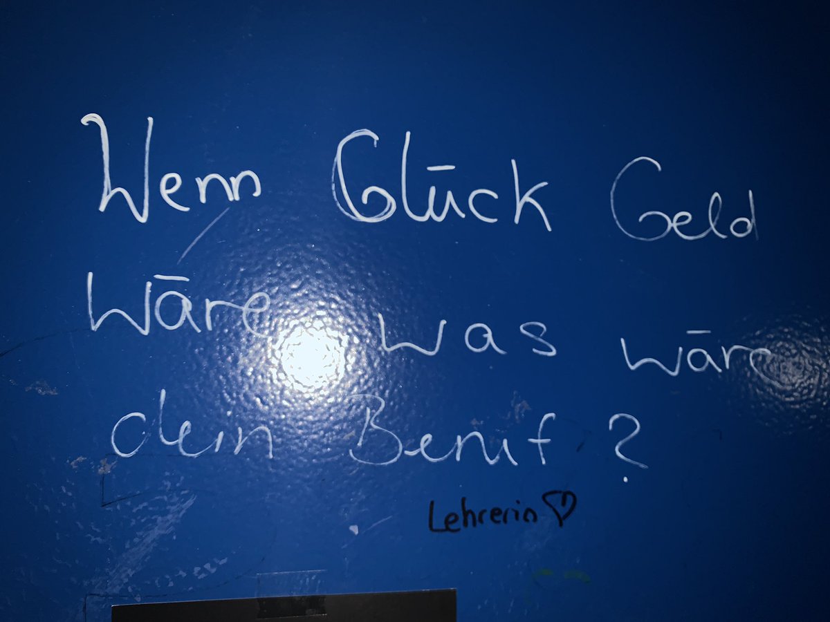 SPravaha's tweet photo. Spruch an den Toiletten der Uni gefunden. 
Weiß noch nicht was ich davon halten soll. https://t.co/i93v5Qq6VB