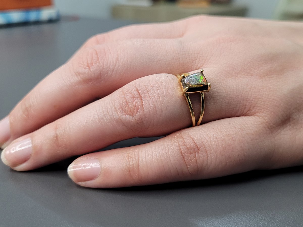 BaniThaniStore's tweet photo. Looking for a unique ring to spice up your jewelry game? Check out our trapezoid #ammolite ring! 💍💙
go to the link and check it out.
https://t.co/Iic7Bzh2nG

#BaniThaniStore #AmmoliteJewelry #natural #GOLD #fashion #jewelry #Silver https://t.co/JU2JgzjCeK