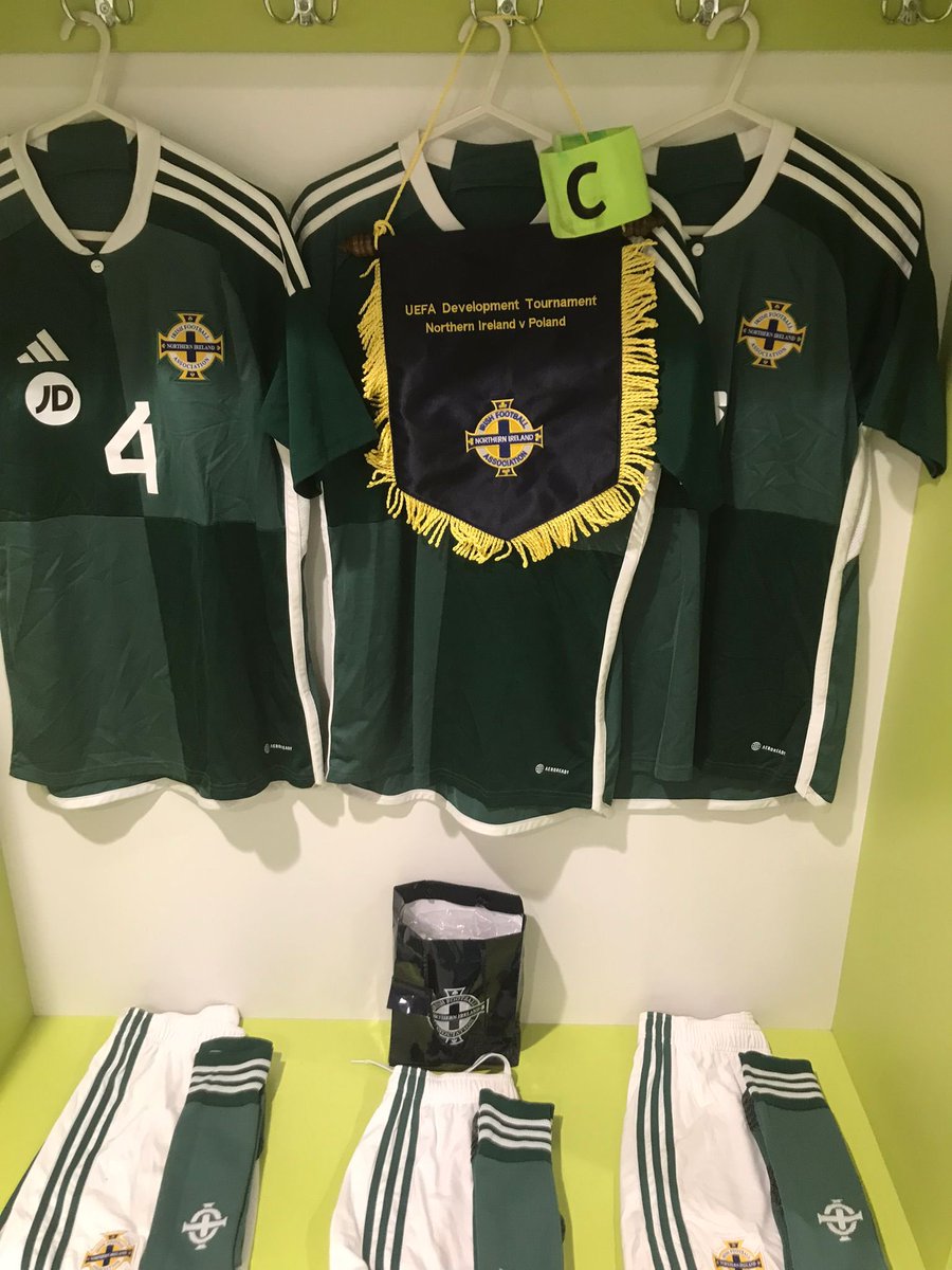 Andy Bell tweet media