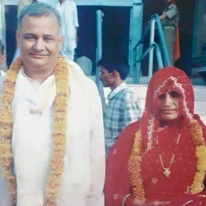 चलो बताओ इस फोटो को कौन कौन पहचानता है???