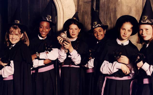 Ya comenté que cuando comencé LWA me dio nostalgia no por HP, si no por la serie de The Worst Witch del 98 (en ese momento no tenía ni idea de que eran libros). Incluso creo que la veía antes de conocer HP. Esta serie fue de lo mejor de mi infancia ✨️