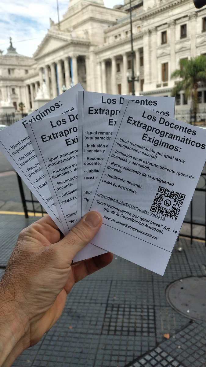 ferburra's tweet photo. Para que se cumpla el artículo 14bis de la Constitución Nacional: "igual remuneración por igual tarea". Acá le dejo la grilla salarial para que vea lo paupérrimo y miserable que se paga la hora de los #DocentesExtraprogramaticos necesitamos una paritaria urgente @sadopnacion https://t.co/ljxVfx3rXq