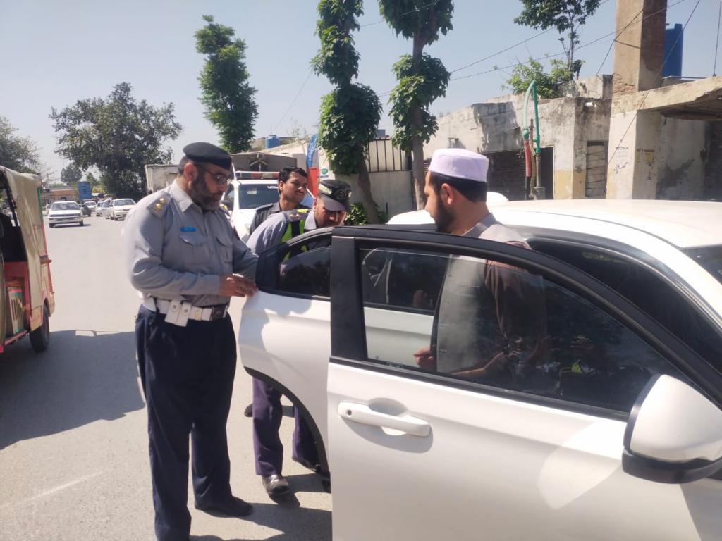 kpdairy's tweet photo. District Dir Upper
As per instructions of home deptt. Crackdown was initiated against tinted glasses and fake number plates at various locations under supervision of ACs and AACs. Legal action was taken against offenders. https://t.co/FU94mFHgqc