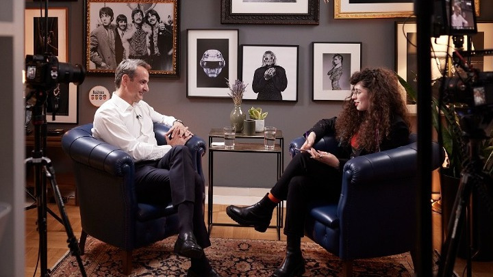 amna_newseng's tweet photo. PM @kmitsotakis  interview by young podcaster #Nefeli Meg: Youth should be civically active

https://t.co/09fRPKDspv https://t.co/FICQ2XhJ2I