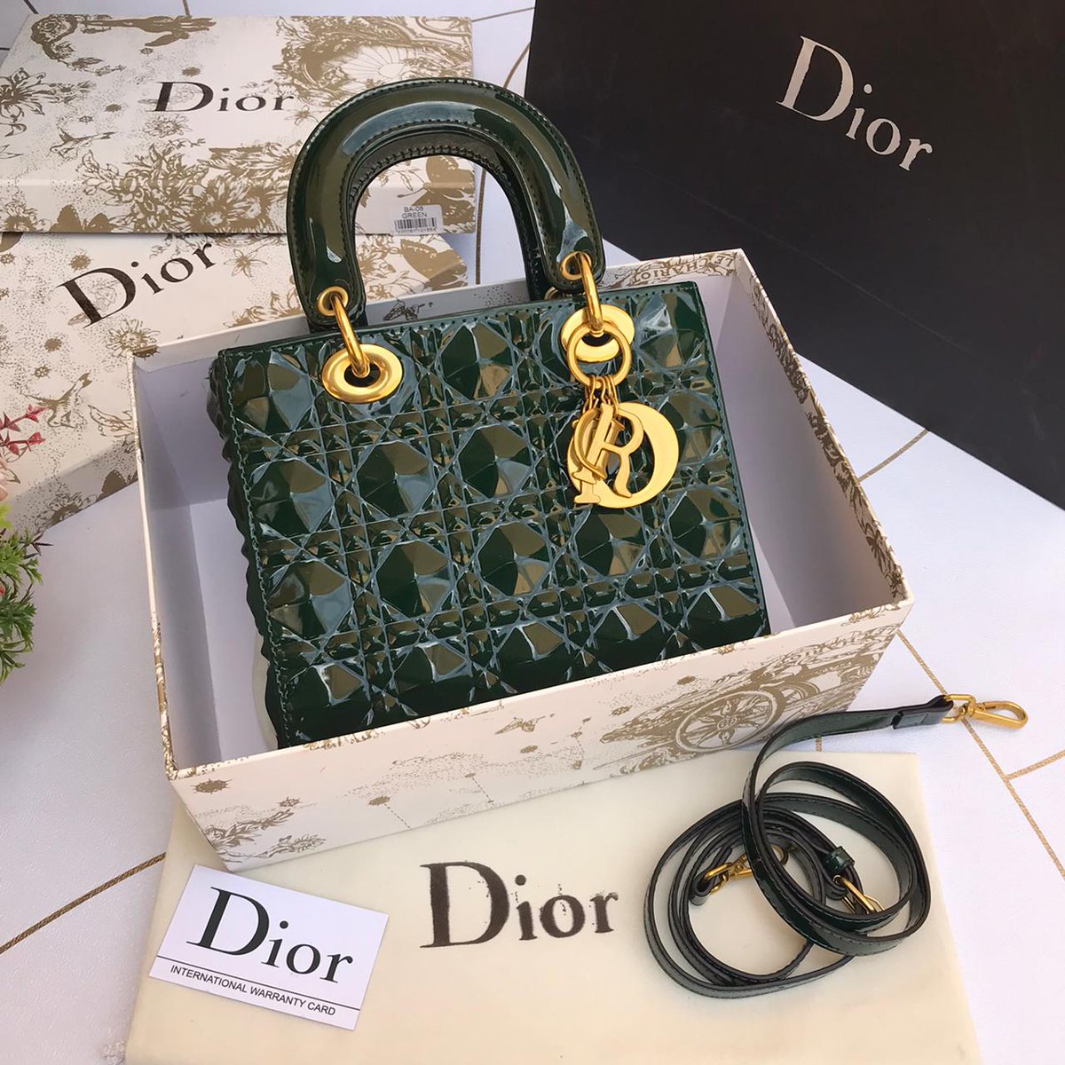 ًمتجركم tweet media