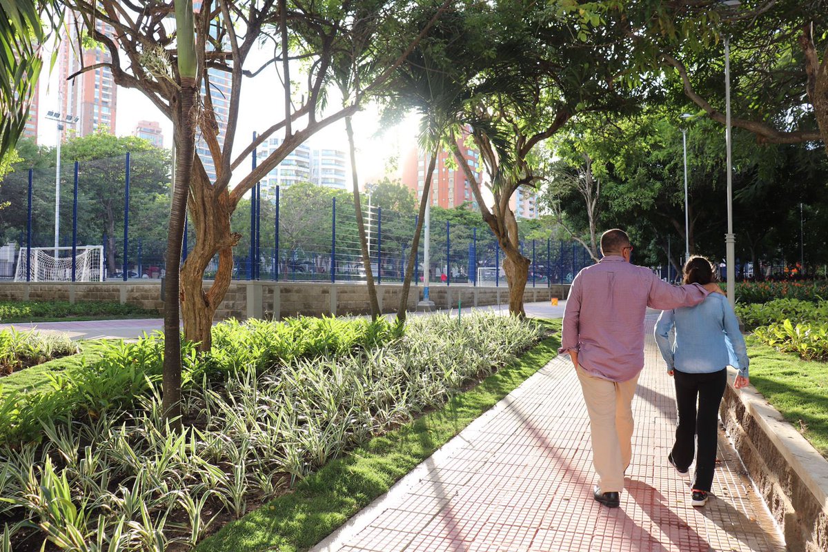 SiembraMas_'s tweet photo. #MiCiudadBaqana es esta: Una Barranquilla + verde 🌿✅ 

Ámala y cuídala porque entre todos estamos construyendo una ciudad que respira mejor y que le regresa la mirada al medioambiente desde cada rincón de los barrios. #210AñosMásBaqana ✅ https://t.co/HOlpU8m52s