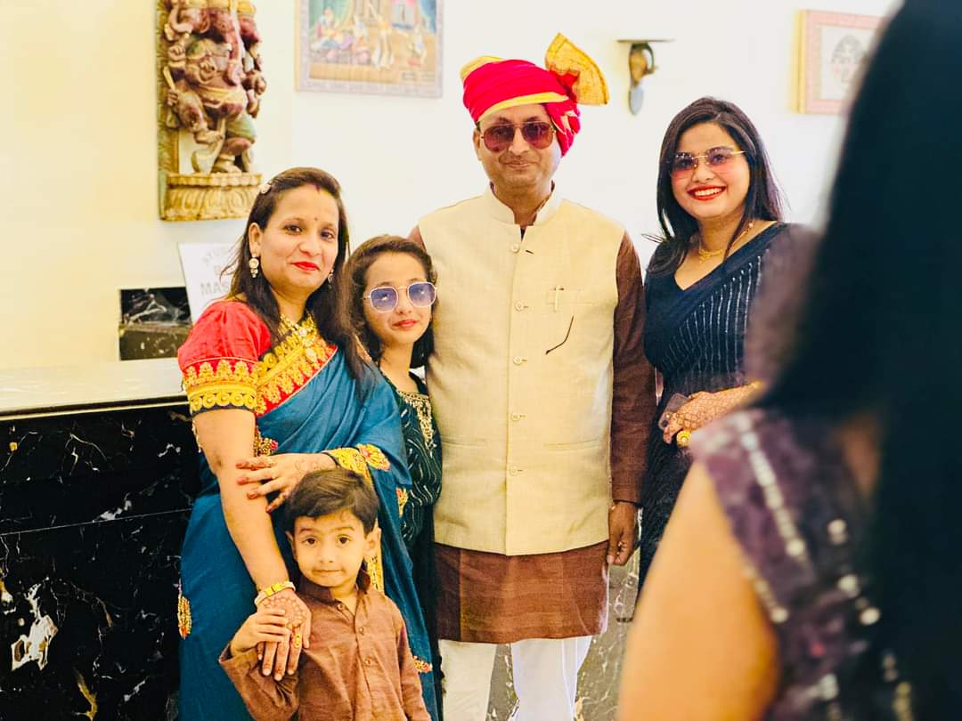 sambhavaice's tweet photo. My Niece #deepanshi Wedding
#weddingceremony at #khajuraho
#Aishdeewedding
#sambhav_jain
@aishvaryjain https://t.co/SBoDBgmct0