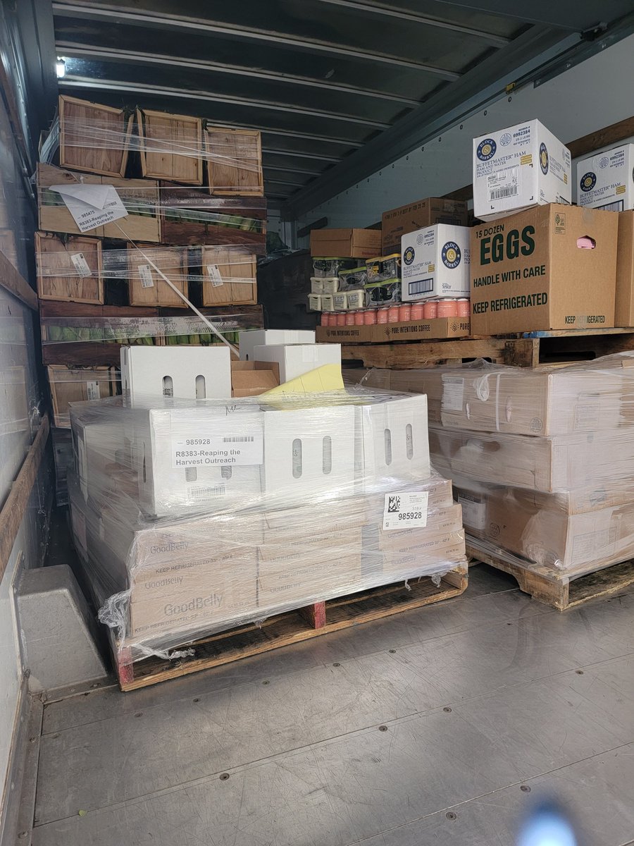ReapingHarvest's tweet photo. Blessed to be Blessing! Serving over 9,400 lbs. of food to more than 120  households. https://t.co/fNk8uGlDls