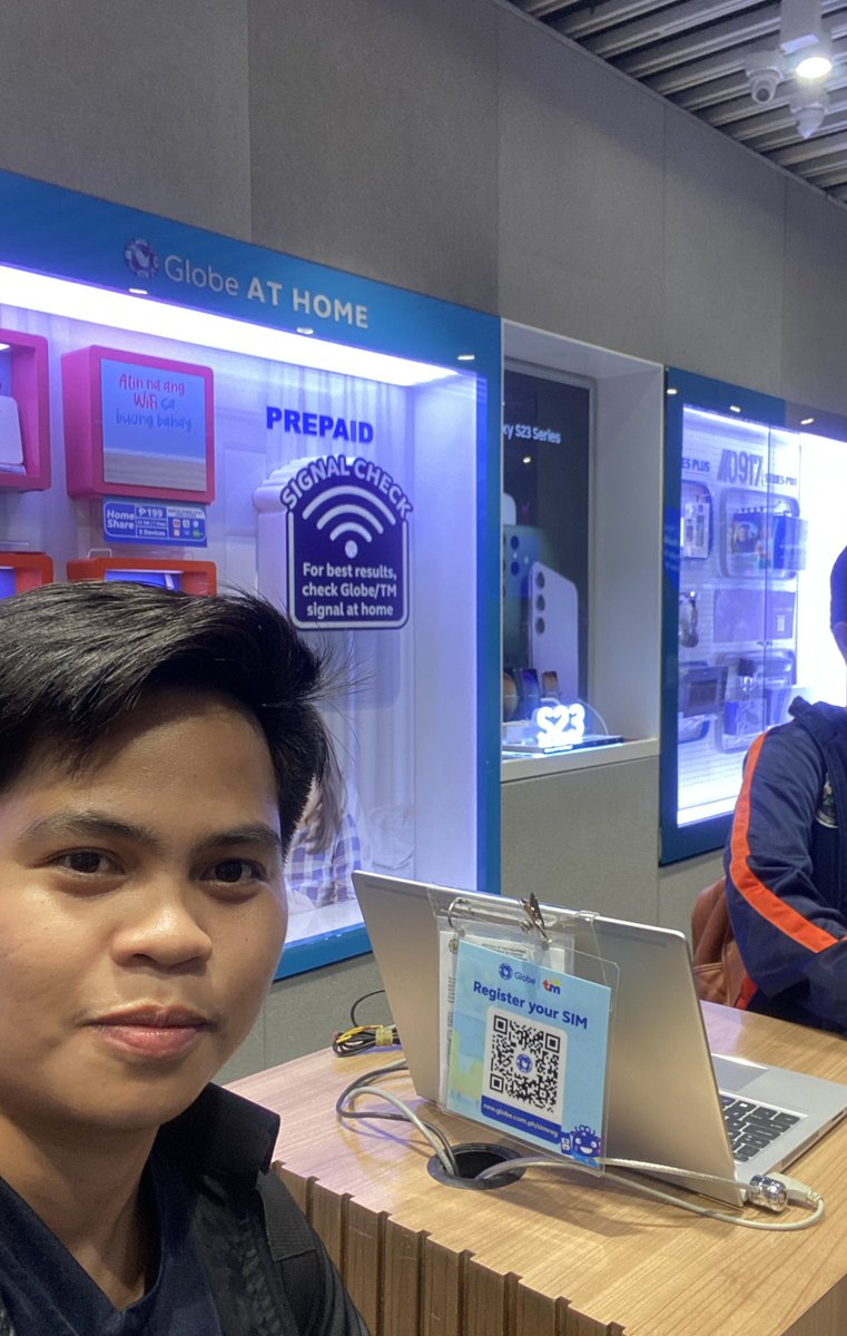 engr_astrnt's tweet image. tito mong nagsend ng selfie sa family groupchat