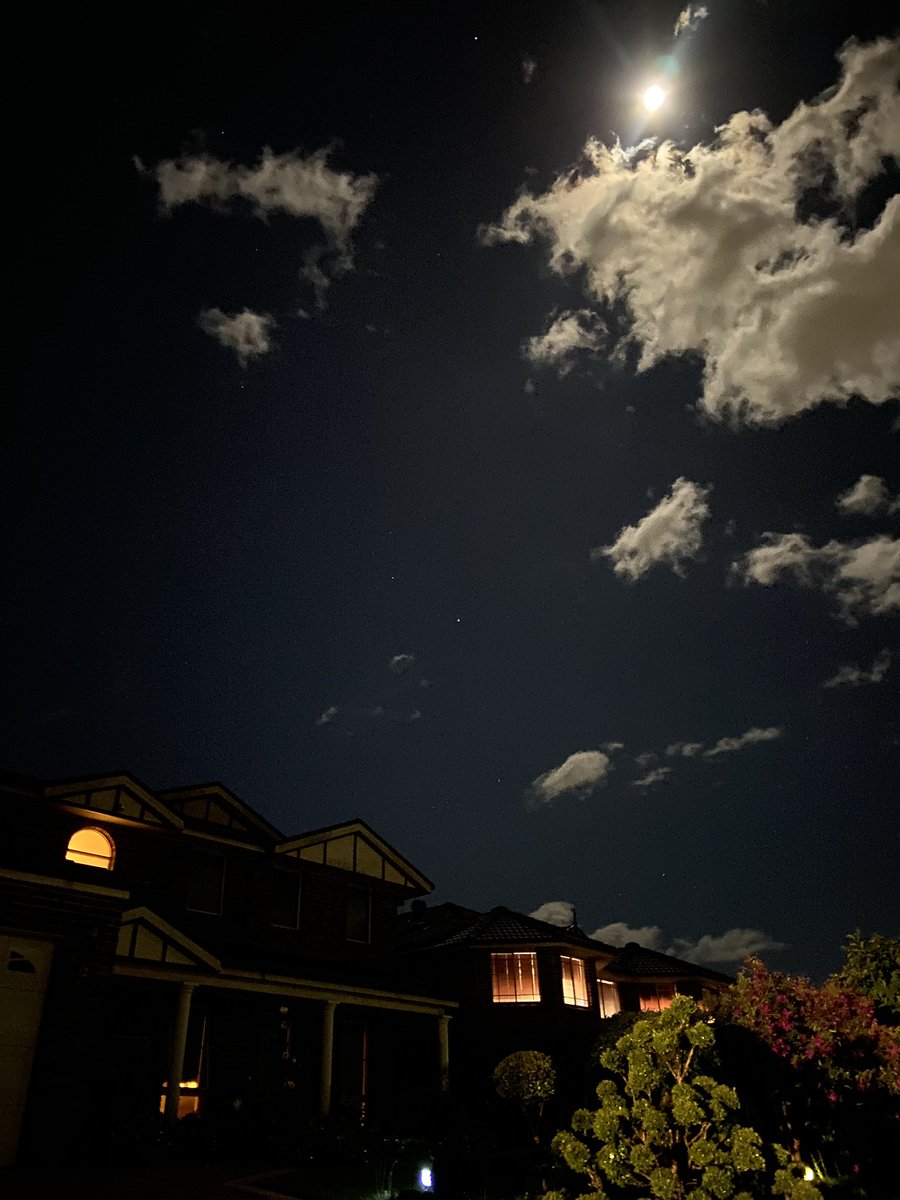 boss_MockingJay's tweet photo. Went for a walk at midnight to clear my head. The moon walked with me :) https://t.co/E9gJNuk7ET
