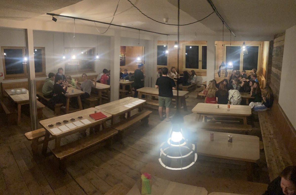 Mr Gurur’s and Mr Nortje’s quiz night. The Maltesers round was particularly delightful. <a href="/RHSSuffolk/">Royal Hospital School</a> #RHSSki23 #RHSmademe #partofRHS