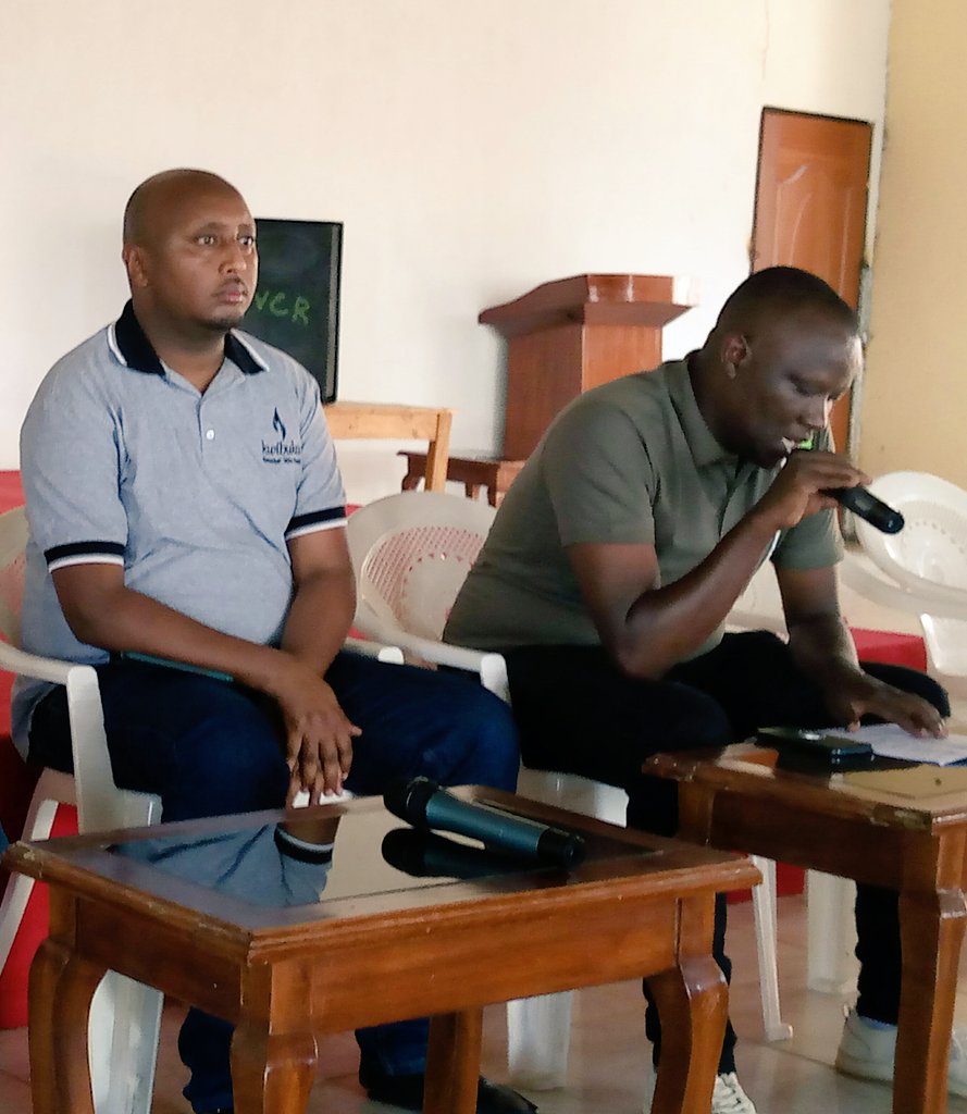 CellMuyange's tweet photo. Hamwe n'Abanyarwanda bose abatuye Akagari ka Muyange bitabiriye umuhango wo gutangiza #Kwibuka29 Jenoside yakorewe abatutsi muri Mata 1994.
Mu kiganiro yatanze @DrGamariel yibukije Ababyeyi kujya bigisha abana babo amateka  y'Igihugu cyacu no kuyavuga uko ari.@RwandaLocalGov https://t.co/yAvjZvGi4Z