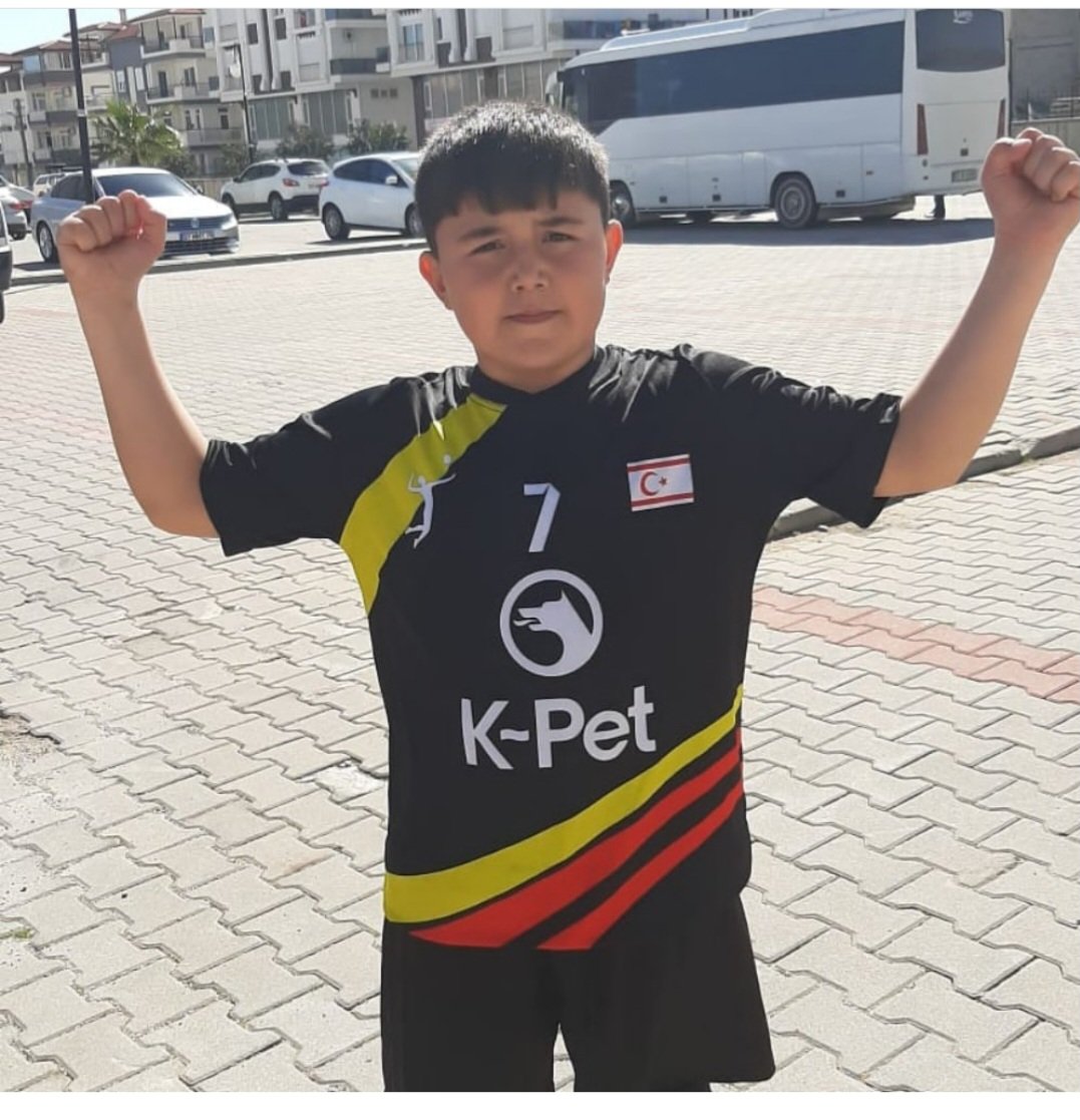 Size bunu yapanlar en ağır cezayı alana kadar her akşam burdayız.
#isiasşampiyonlarasaygı
#isiashepimizindavası 
#hasanbnilgen