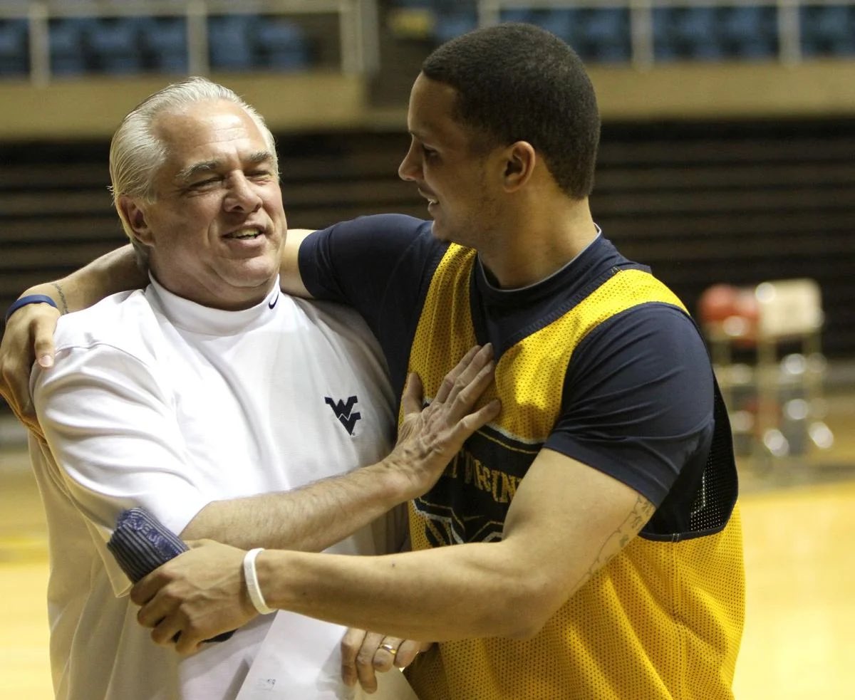 Chaney_Quotes's tweet photo. Rest in Peace Coach Billy Hahn. 

Son of an Indiana chicken farmer, a coach’s coach who was loved by everyone in the basketball world. 

God broke the mold when he made Billy. 

"Livin the Dream!" https://t.co/tkWDKQzM85