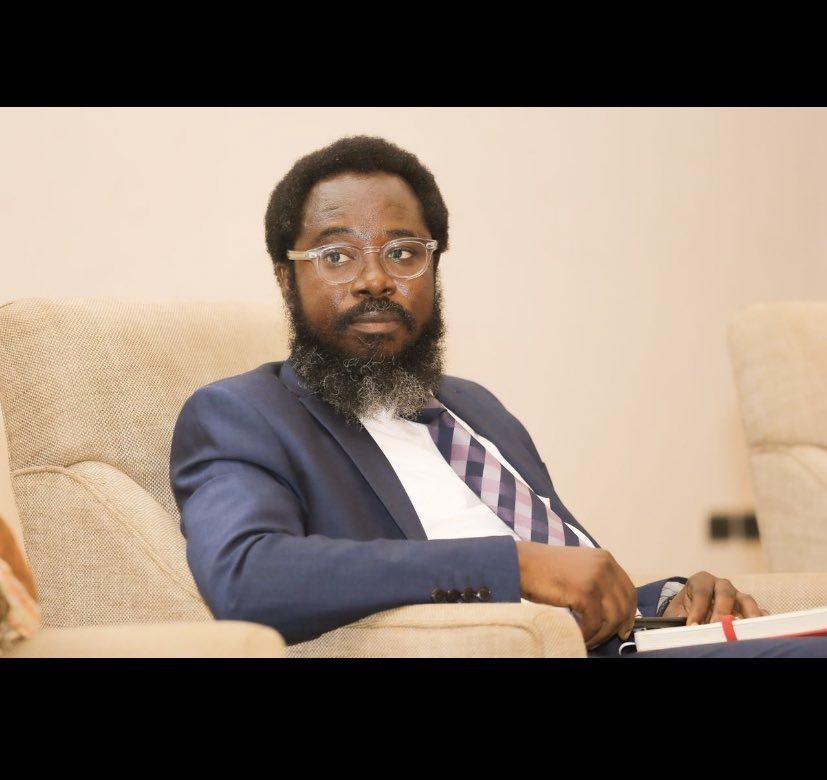 Congrats to the patron of  <a href="/ApsuHopsa_Legon/">Apsu Hopsa Legon</a>  on your promotion Prof. We wish you the best!🎊🎊  <a href="/thePOE_T/">Prof. Kobby Mensah</a>