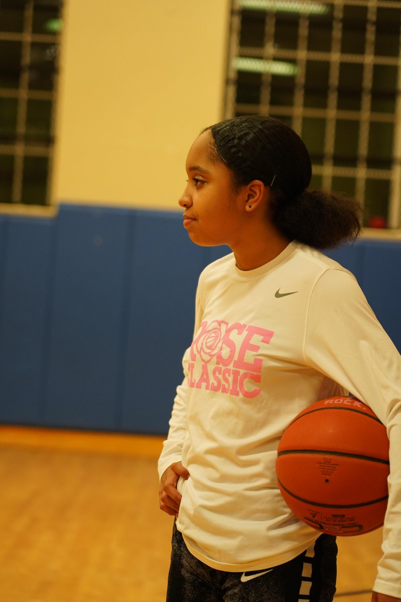 The FOOTPRINTZ GROUP (@footprintzgroup) on Twitter photo Quick 4 📸 pack of this week’s training session…
<a href="/thomas_26ava/">Ava Thomas</a> (w/ 🏀)
<a href="/BallinLikeBoogz/">Boogz</a>
<a href="/beezeebiz/">Beatriz Sawh</a> (white tshirt)
<a href="/jasoncurry_nyc/">Jason Curry</a>
#footprintzmediagroup Quick 4 📸 pack of this week’s training session…
<a href="/thomas_26ava/">Ava Thomas</a> (w/ 🏀)
<a href="/BallinLikeBoogz/">Boogz</a>
<a href="/beezeebiz/">Beatriz Sawh</a> (white tshirt)
<a href="/jasoncurry_nyc/">Jason Curry</a>
#footprintzmediagroup