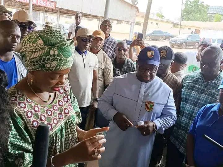 BashiruAlhajik's tweet photo. Em sef dey wonder like wtf is this really me? ๐๐๐
#ChangeSL https://t.co/LQFgP6c9Xs