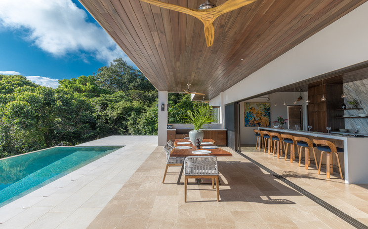 1stPLACEBUSINE1's tweet photo. ESCALERAS
ReSol is a newly built luxurious villa nestled in the mountains of Escaleras. It has four bedrooms &amp; five bathrooms, air conditioning, private pool, outdoor dining, ocean &amp; amazing jungle views.
The villa is within easy reach of both beach towns of Uvita and Dominical. https://t.co/ozgmP5S10L
