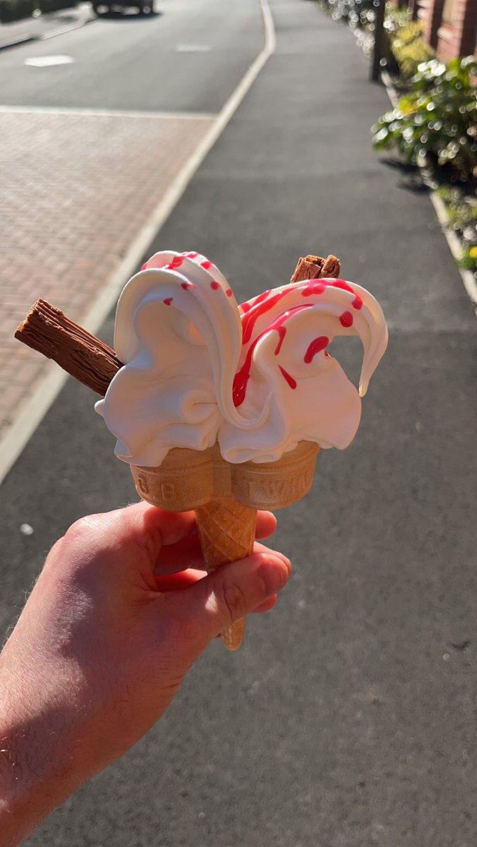 Beating the swarm of 5 years olds on my street to the front of the queue for the ice cream van in hindsight, probably wasn’t my greatest achievement. #altheticprowess #snoozeyoulose