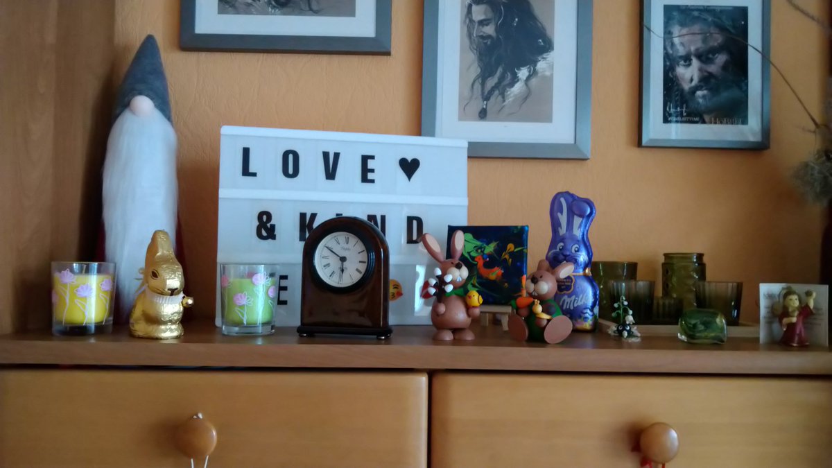 MsAndrea7215's tweet image. I just finished putting up some #EasterDecorations 🐇💮🐣💕😊