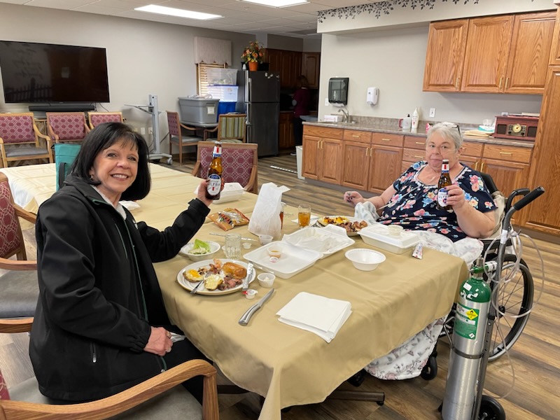 TabithaHealth's tweet photo. Katherine, a Tabitha Hospice Client, had one birthday wish: dinner from Texas Roadhouse. So we #MadeItPossible — and invited her sister, Ida, too! 🥩😋
Thank you to the Tabitha Foundation's Make it Possible fund & the Hospice Team for making Katherine's birthday great. 💙 https://t.co/JZ3rXGoFwF