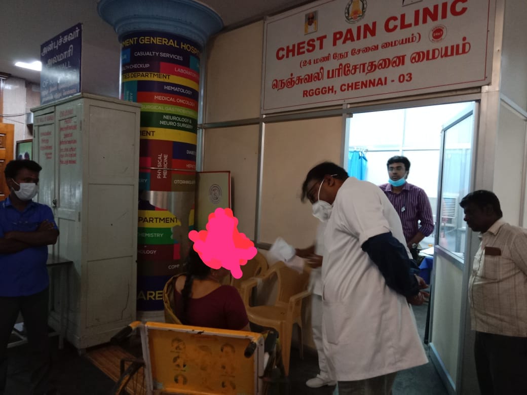 Jasonphilip8's tweet photo. TN ppl can reliably approach the nearby Govt Hospital&amp; receive dignified,quality,express,free treatment. A short thread. I made a surprise inspection at 2.30 PM at Chennai GH last night. This lady with chest pain, was straightaway taken to the chest pain clinic within 30 secs.🧵 https://t.co/tDOfsWMELk