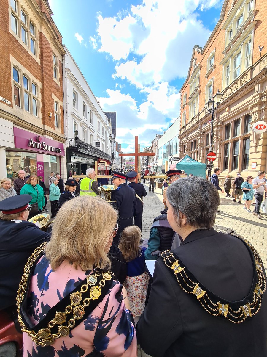 interchurchfam's tweet photo. Good Friday Ecumenical Walks of Witness happen all around the country on Good Friday... but to members of the Association of Interchurch Families (& all Interchurch Family members) every single day is an ecumenical walk of witness lived out in everyday life. #interchurch #easter https://t.co/KaHPwHlfCD