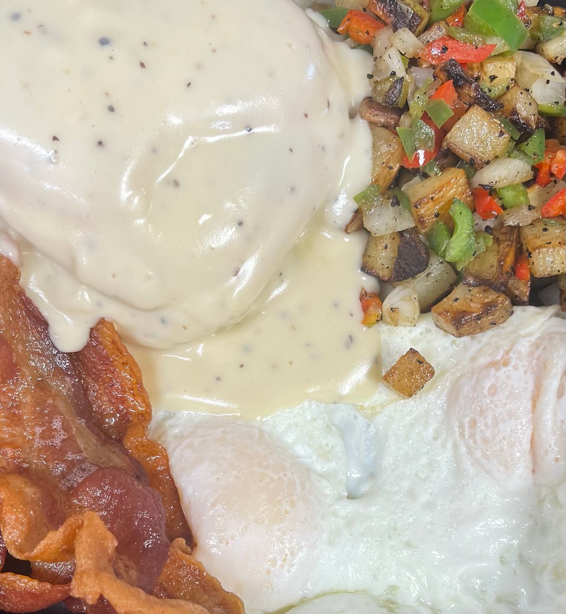 BBCateringOKC's tweet photo. Get your country-style breakfast to start your morning out the right way. Take a look at the menu and check out our other breakfast options! https://t.co/5VCmmsFzjs

#catering #thekitchenbyb&amp;bcatering #thekitchen #okcityeats #okcitycatering https://t.co/Xw66WilPqy
